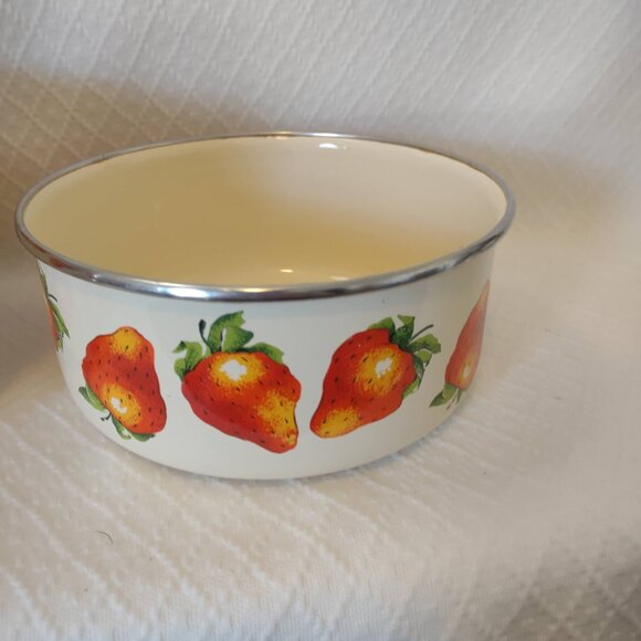Vintage Kobe Strawberry Nesting Bowls Set of 3 Metal JCPenney - Picture 6 of 10